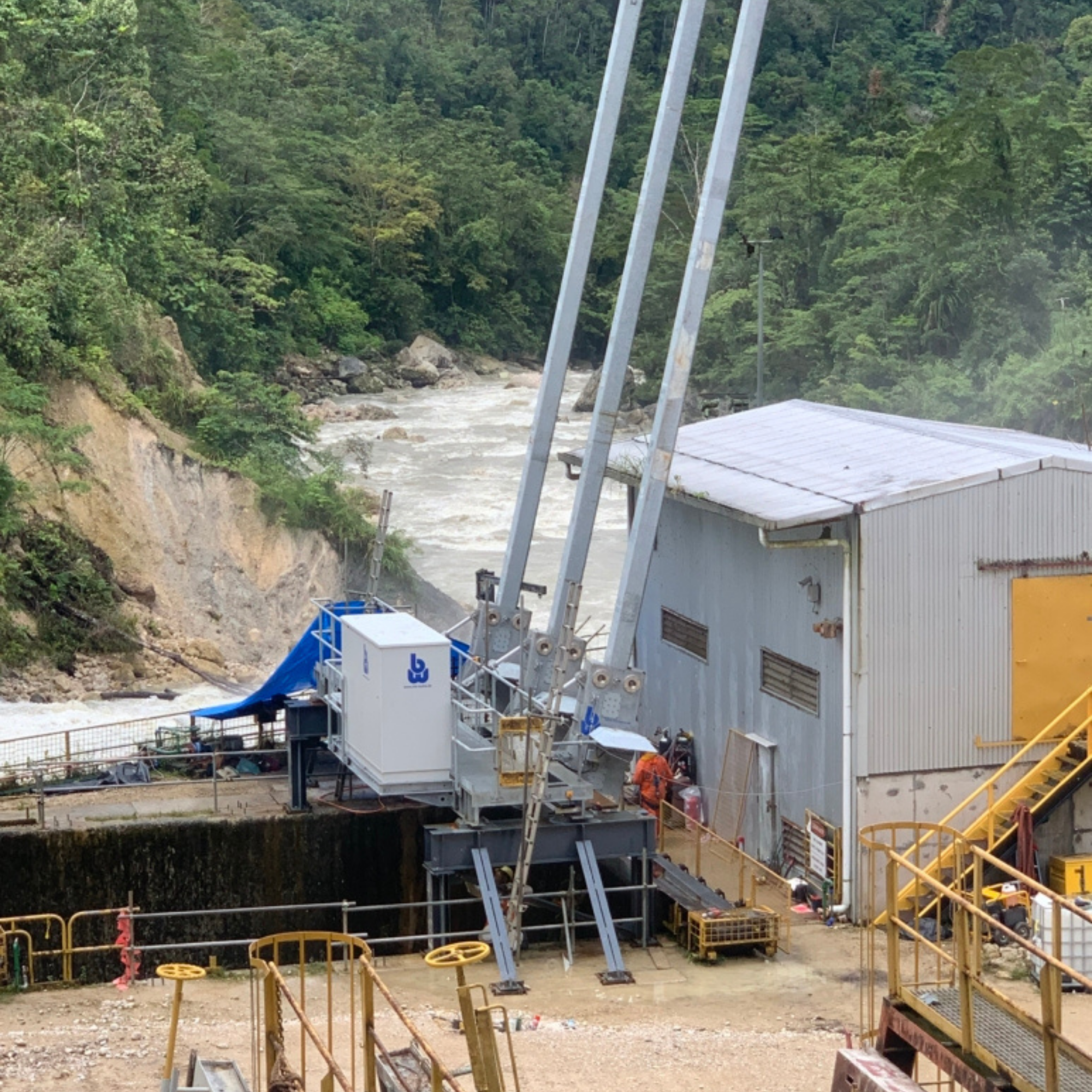 Wiegert & Bahr Trashracks